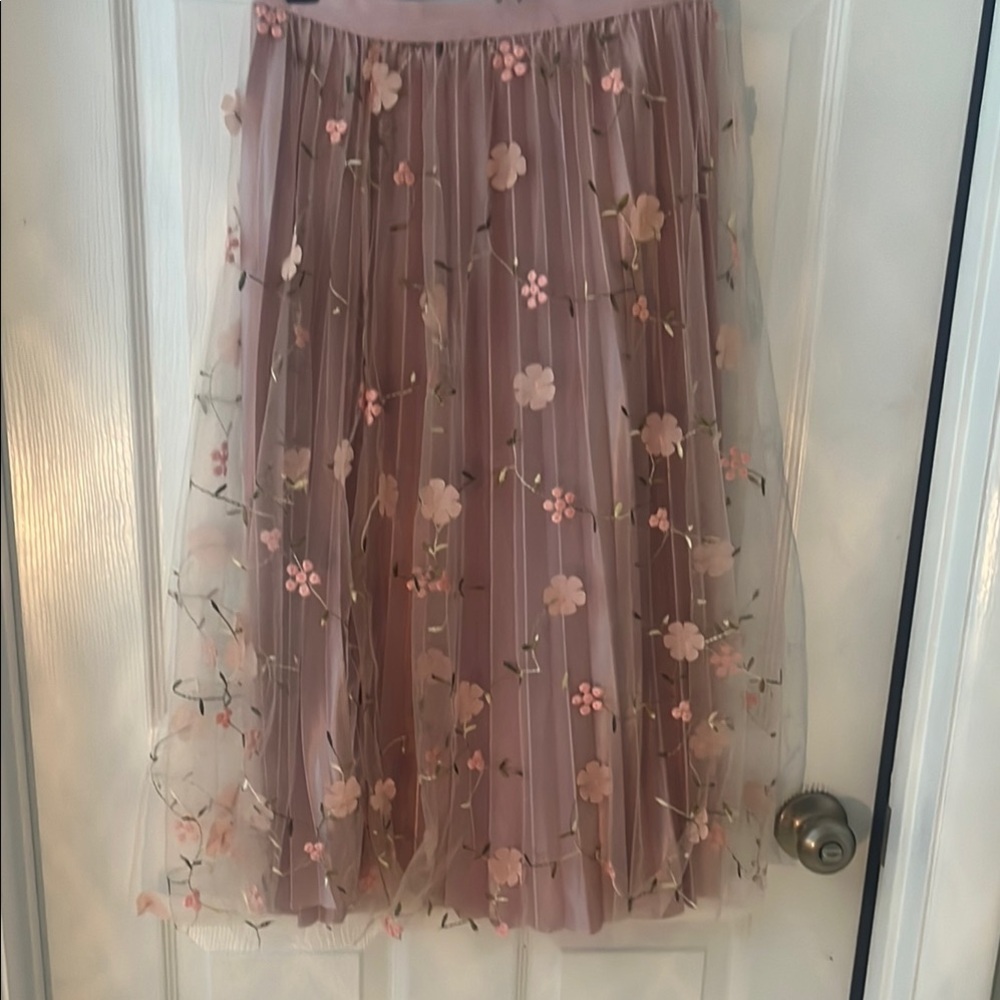 NWT Floral Embroidered Pink Tulle Skirt